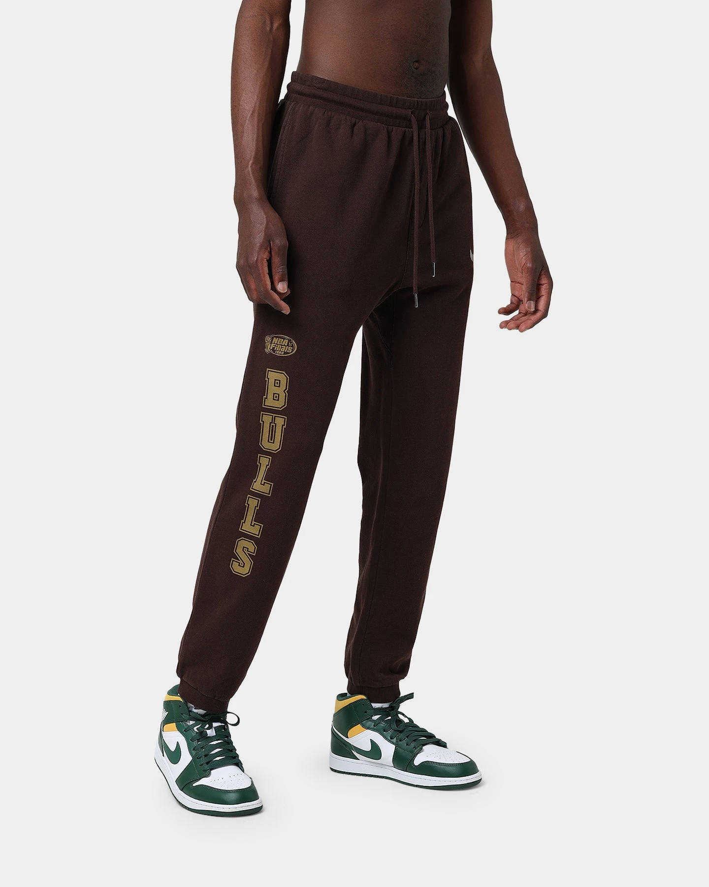 Mitchell & Ness Chicago Bulls Lux Brown Sweatpants Baroque Brown 1 Mitchell & Ness Chicago Bulls Lux Brown Sweatpants Baroque Brown