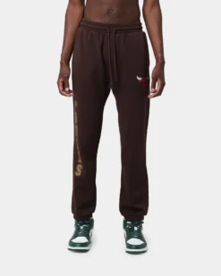 Mitchell & Ness Chicago Bulls Lux Brown Sweatpants Baroque Brown 10 Mitchell & Ness Chicago Bulls Lux Brown Sweatpants Baroque Brown -Champions Style 03007907 YX336 mens 0030
