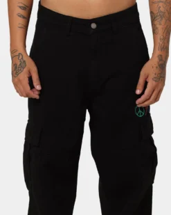 GUESS Originals X J Balvin Cargo Pants Jet Black A996 -Champions Style 03009851 YJ024 mens 030 22b3d10f e2e2 4e72 b25d be5cddf34508