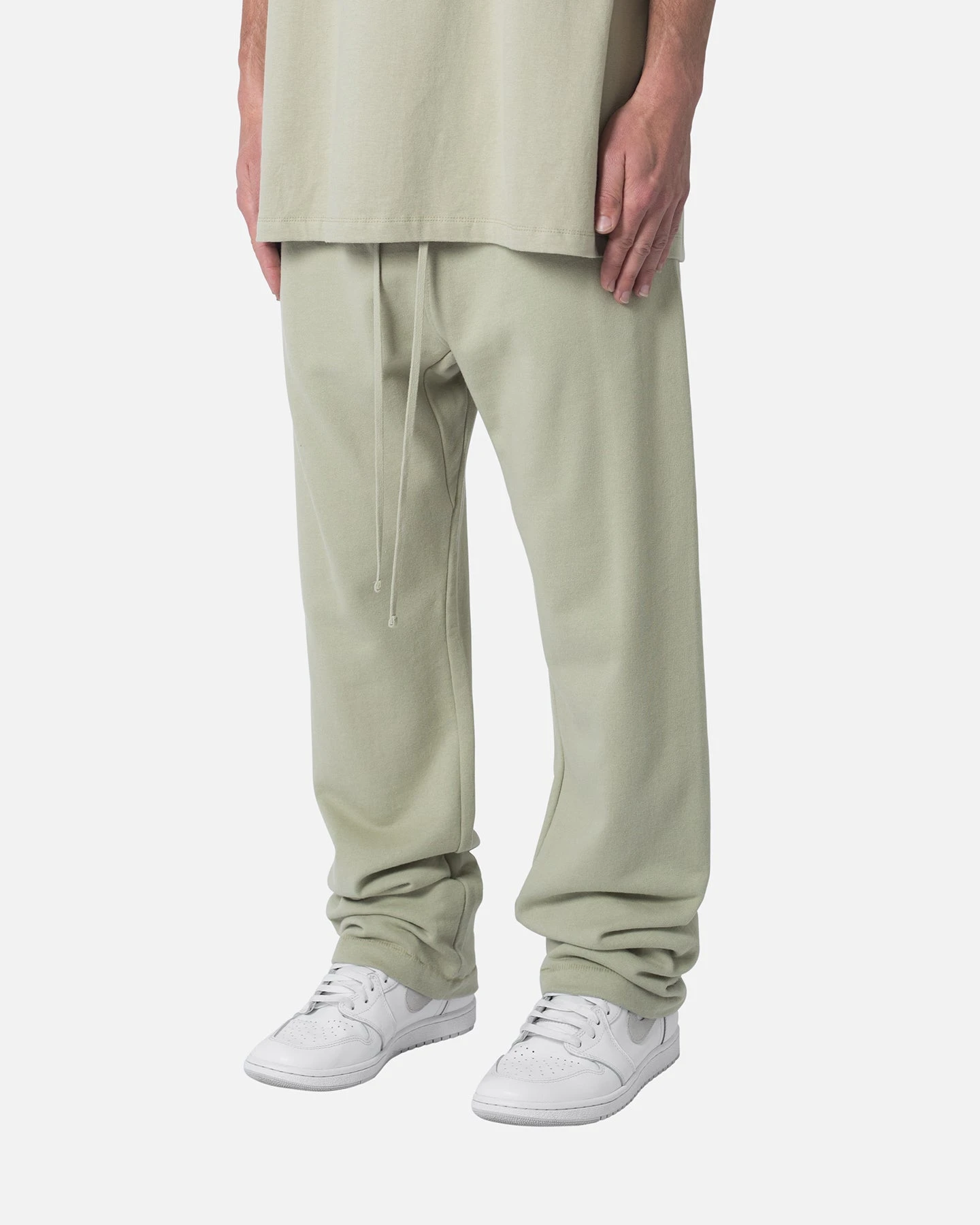 MNML Relaxed Every Day Sweatpants Moss 2 MNML Relaxed Every Day Sweatpants Moss - Image 2