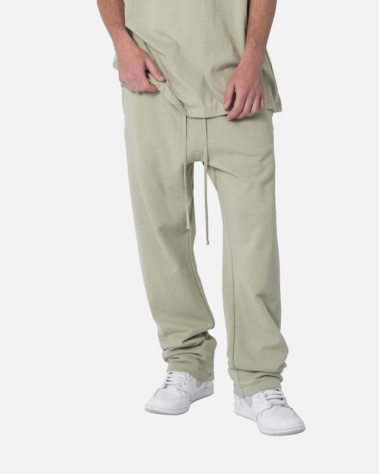 MNML Relaxed Every Day Sweatpants Moss 5 MNML Relaxed Every Day Sweatpants Moss - Image 5