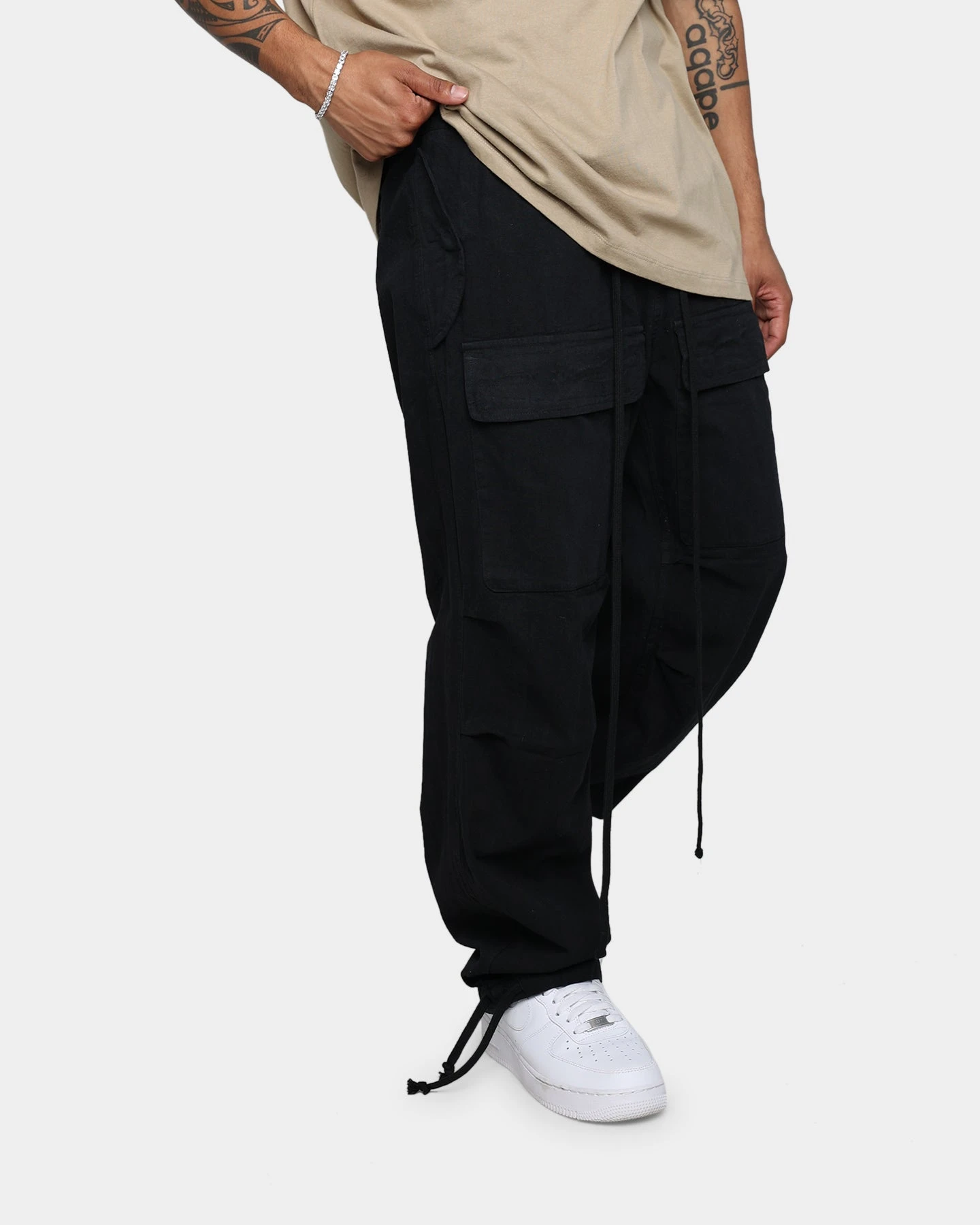 MNML Utility Cargo Pants Black 3 MNML Utility Cargo Pants Black - Image 3