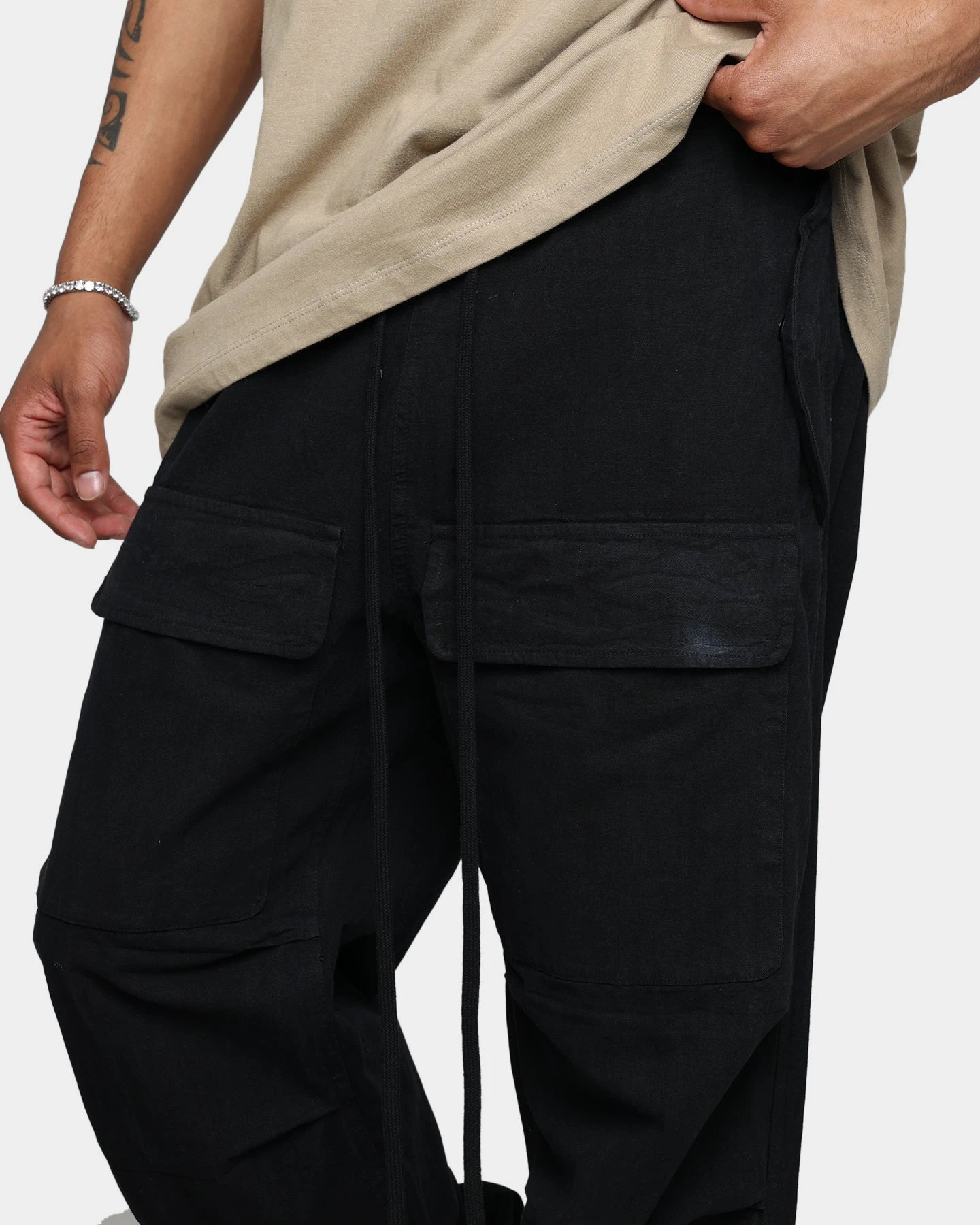 MNML Utility Cargo Pants Black 6 MNML Utility Cargo Pants Black - Image 6
