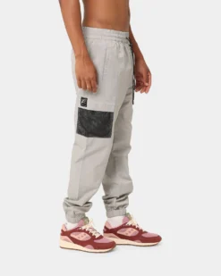 Carre Steppa Jogger Grey -Champions Style 03010914 YQ001 mens 0050