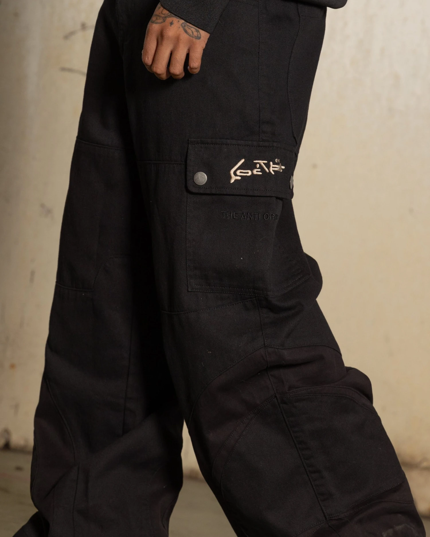 Loiter X The Anti Order Flow Cargo Pants Black 4 Loiter X The Anti Order Flow Cargo Pants Black - Image 4