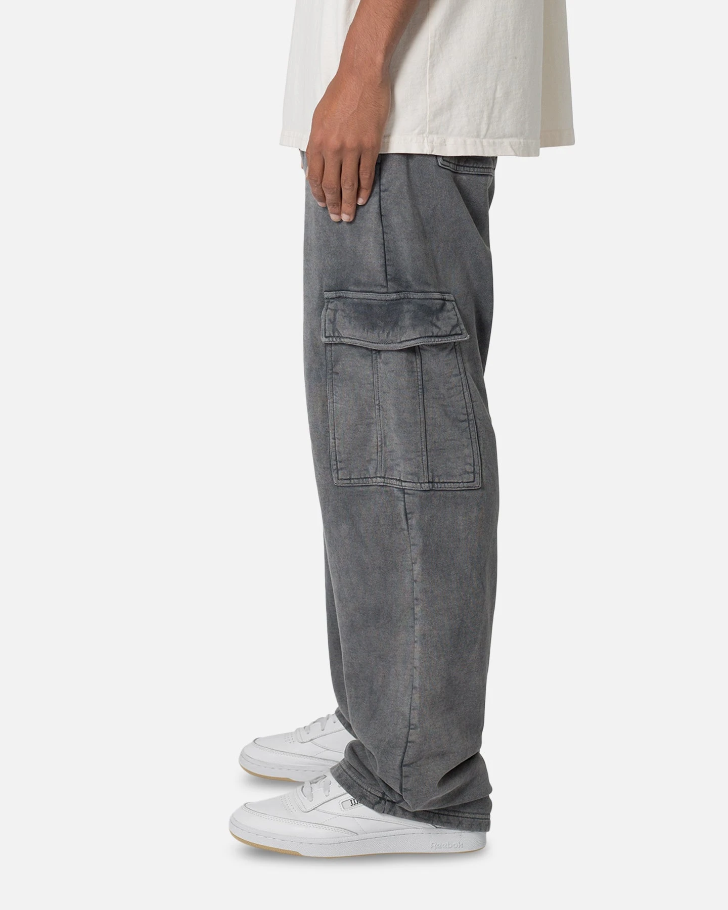 MNML Washed Relaxed Cargo Sweatpants Black 3 MNML Washed Relaxed Cargo Sweatpants Black - Image 3
